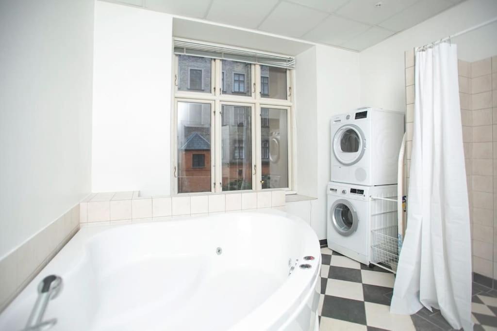 Large & Bright 3Br Apartment W Whirlpool Near Metro 코펜하겐 외부 사진