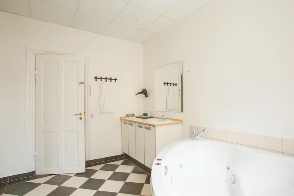 Large & Bright 3Br Apartment W Whirlpool Near Metro 코펜하겐 외부 사진